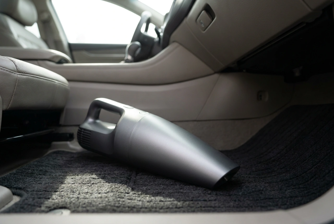 Wie Sie die Akkulaufzeit Ihres Handstaubsaugers bei der Autoreinigung maximieren