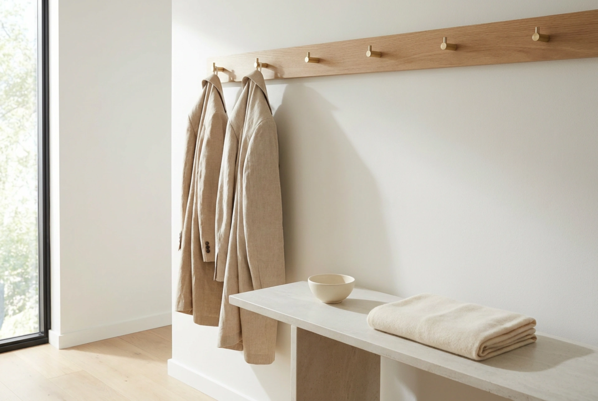 Die Wandgarderobe: Mechanische Stabilität und Struktur im Eingangsbereich